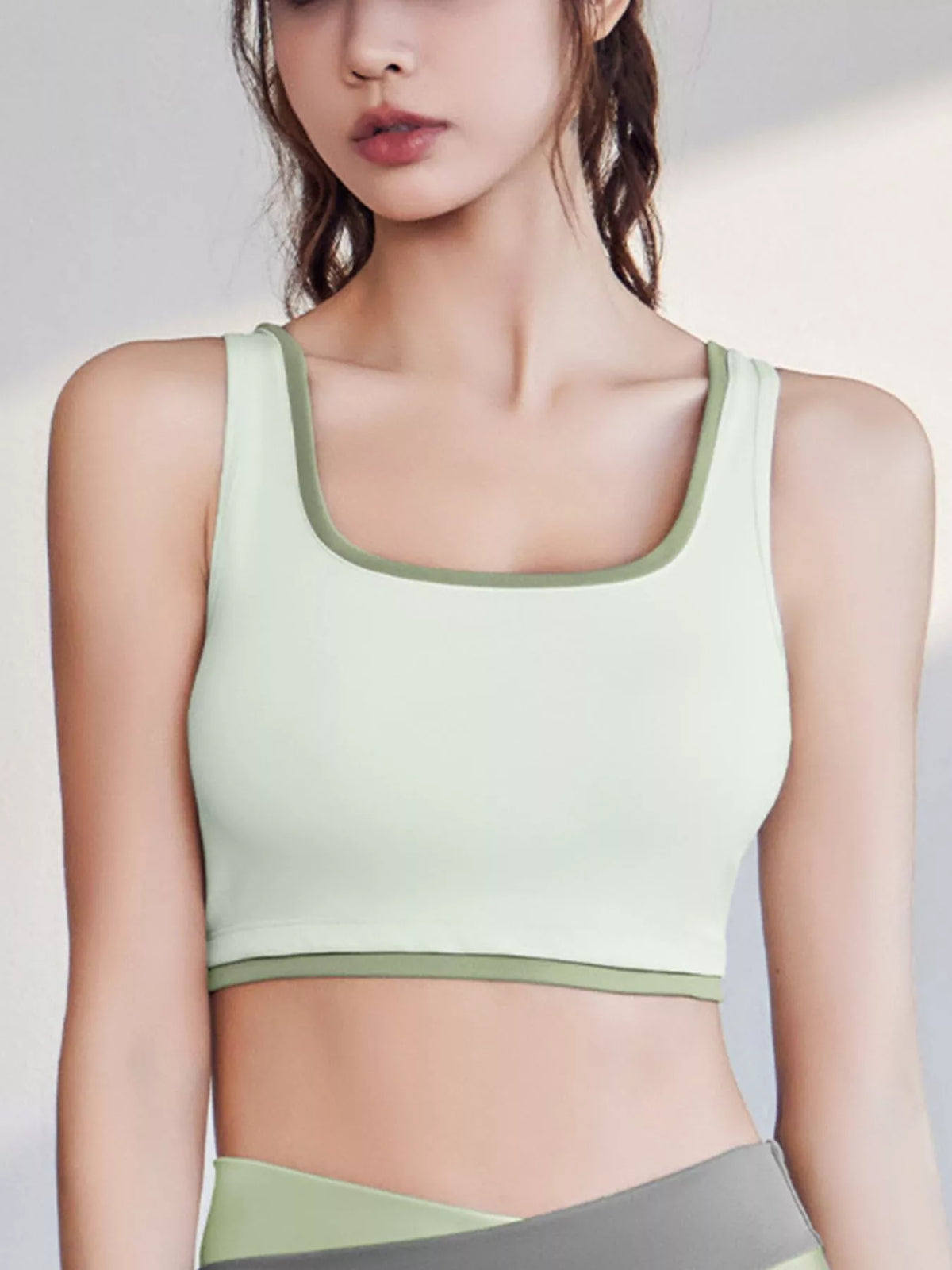 Contrast Trim Scoop Sports Bra